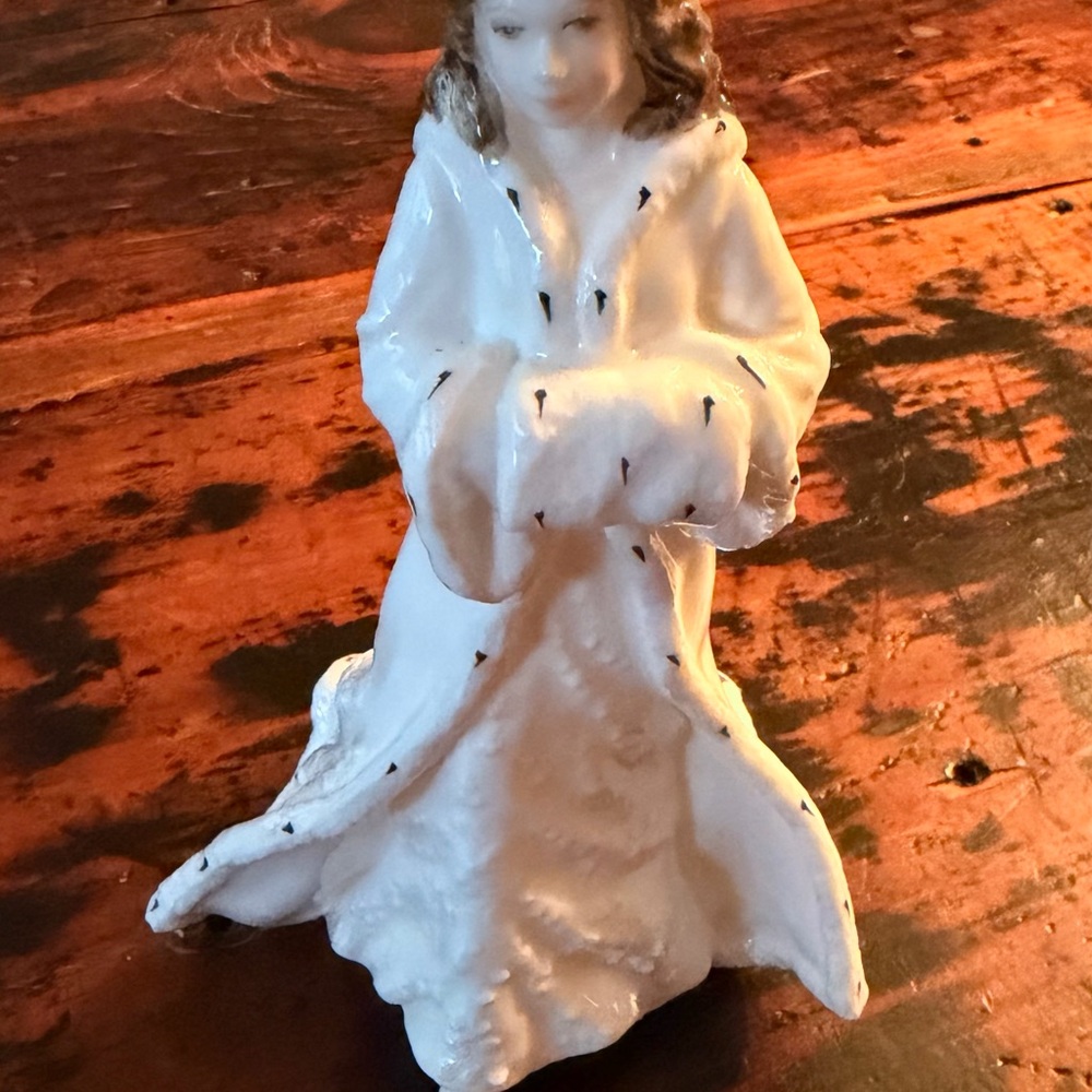 Royal Doulton Christmas Day 1993 Ceramic Figurine